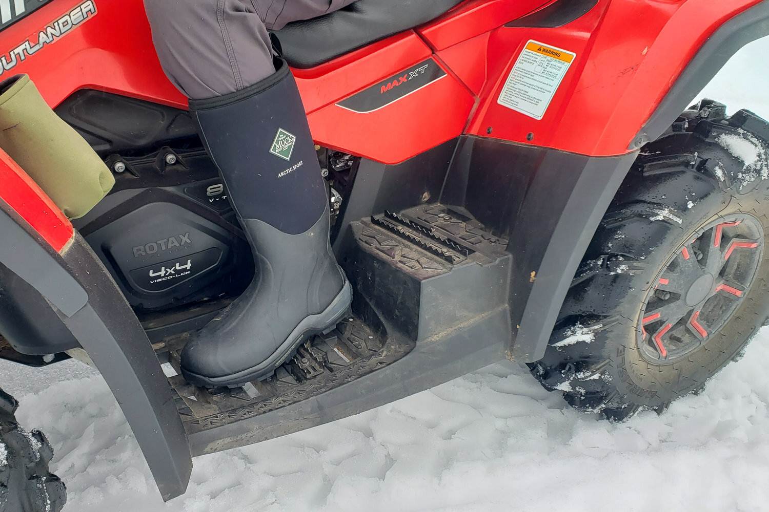 The Muck Boot Arctic Sport provide ultimate protection in wet, cold conditions.