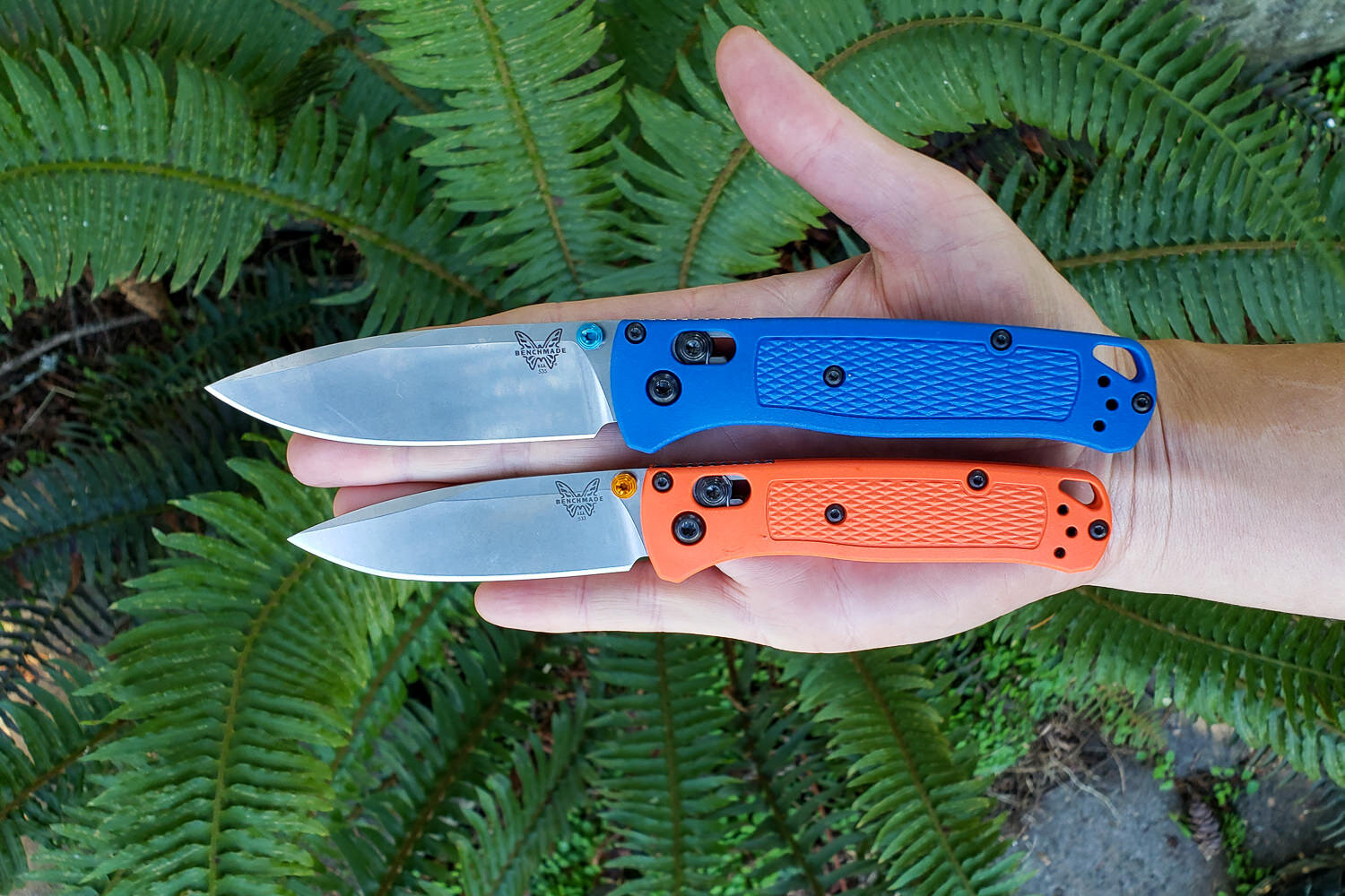 Comparing the sizes of the Benchmade Bugout 535 & Mini Bugout 533
